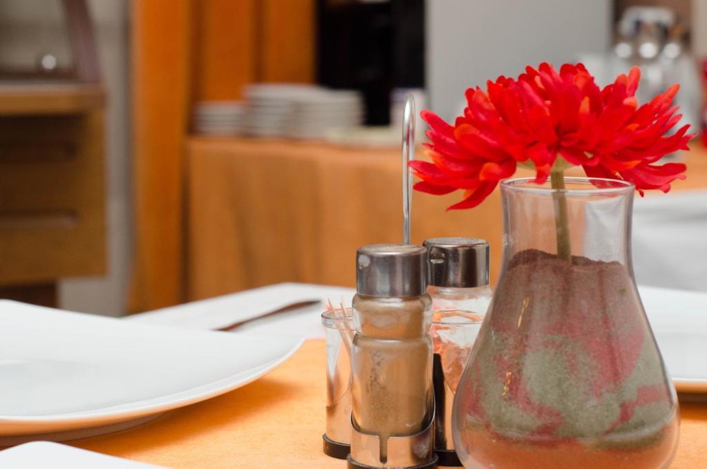 Boutique Monaco Hotel 4*