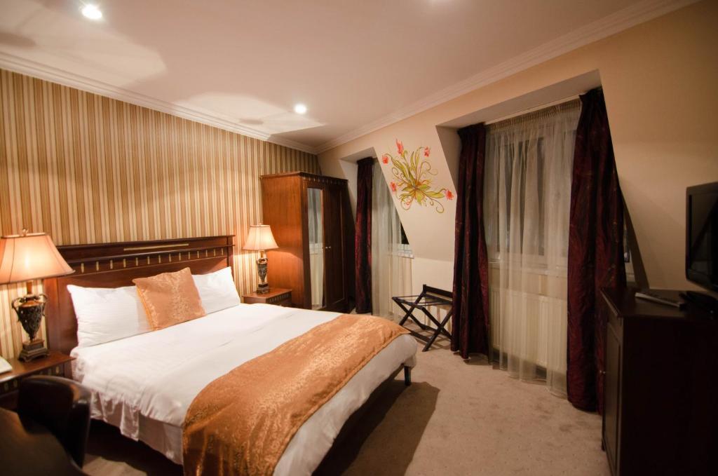 Boutique Monaco Hotel 4*