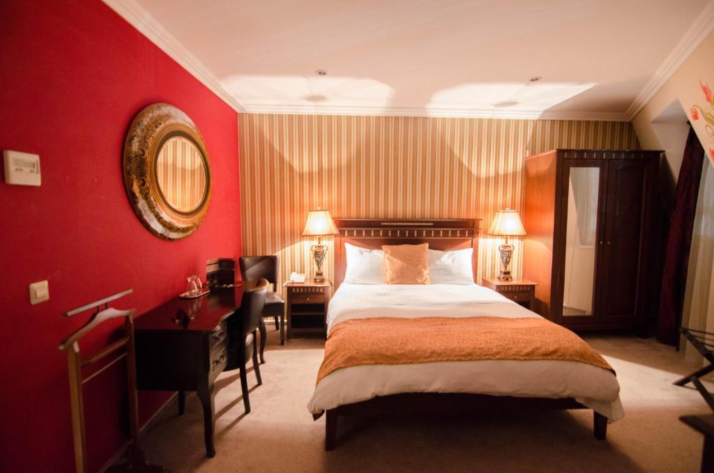 Boutique Monaco Hotel